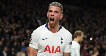 Alderweireld signs new contract with Spurs