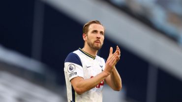 Kane says he has had no contact with Spurs regarding his future
