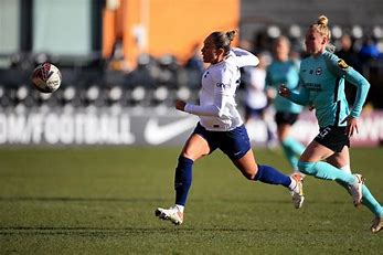 Spurs boss praises team after 4-0 victory over Brighton in WSL