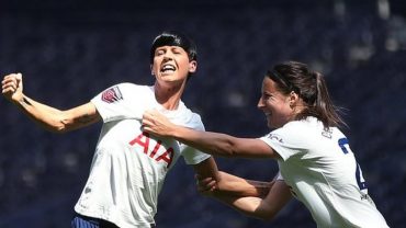 Neville shines against Leicester to end historic season for Spurs Women
